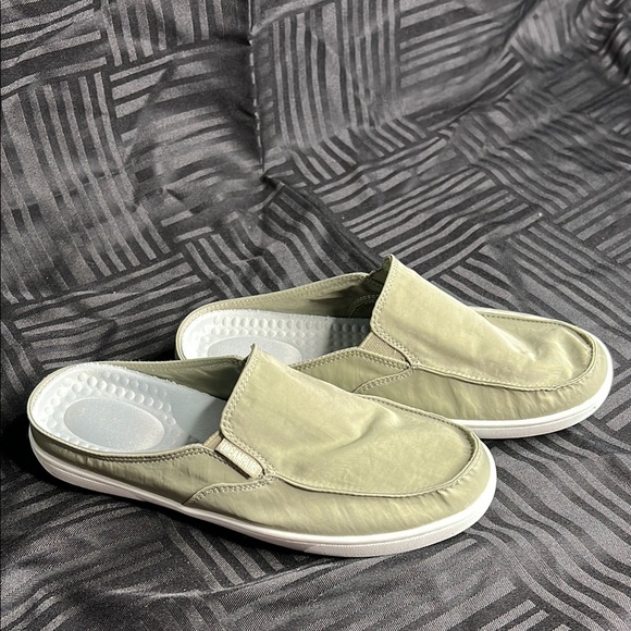 Green Loafers with Cushioned Soles - Picture 7 of 7